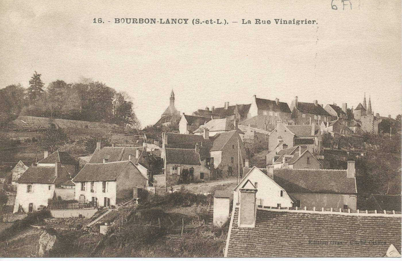 Bourbon-Lancy. La rue Vinaigrier.