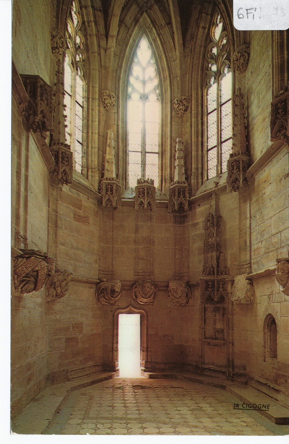 Cluny. La chapelle de Bourbon, belle architecture gothique de la fin du XVe s.