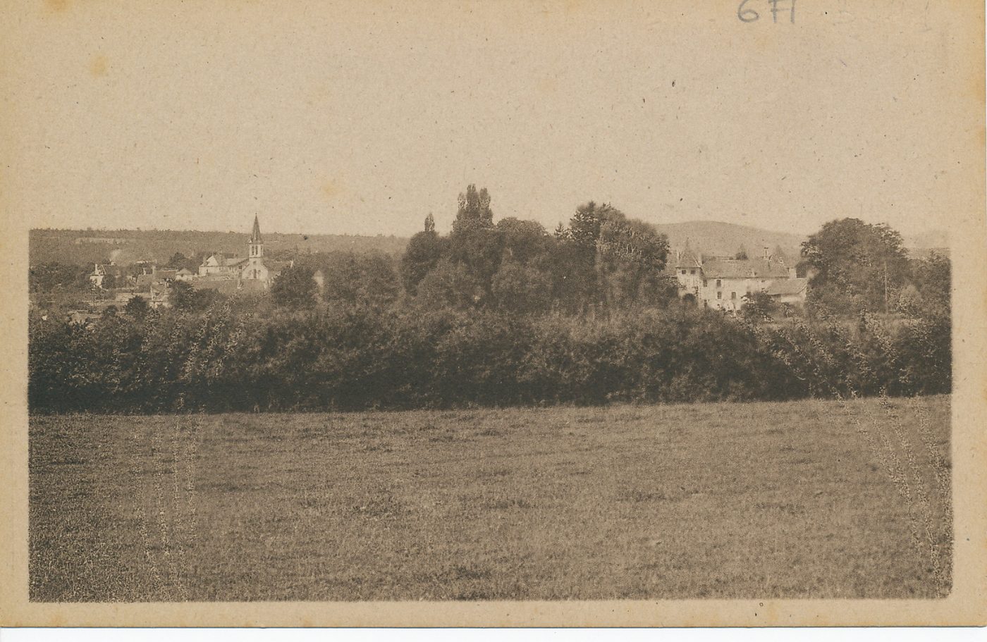 Dracy-le-Fort. Vue d'ensemble.