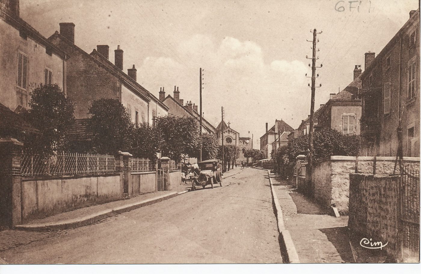 Palinges. La rue de l'Eglise.