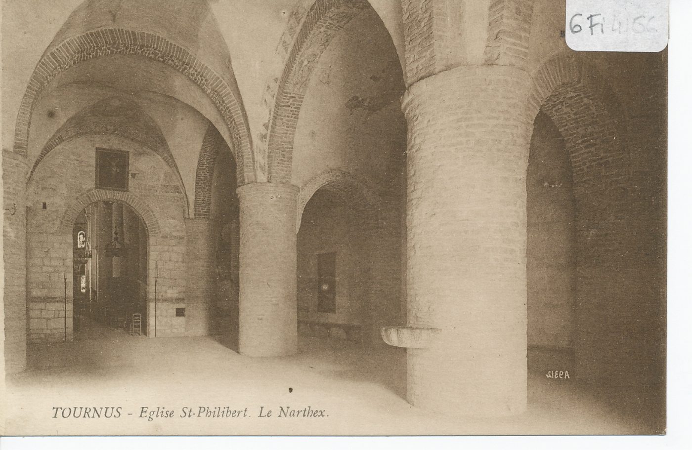 Tournus. Eglise Saint-Philibert. Le narthex.