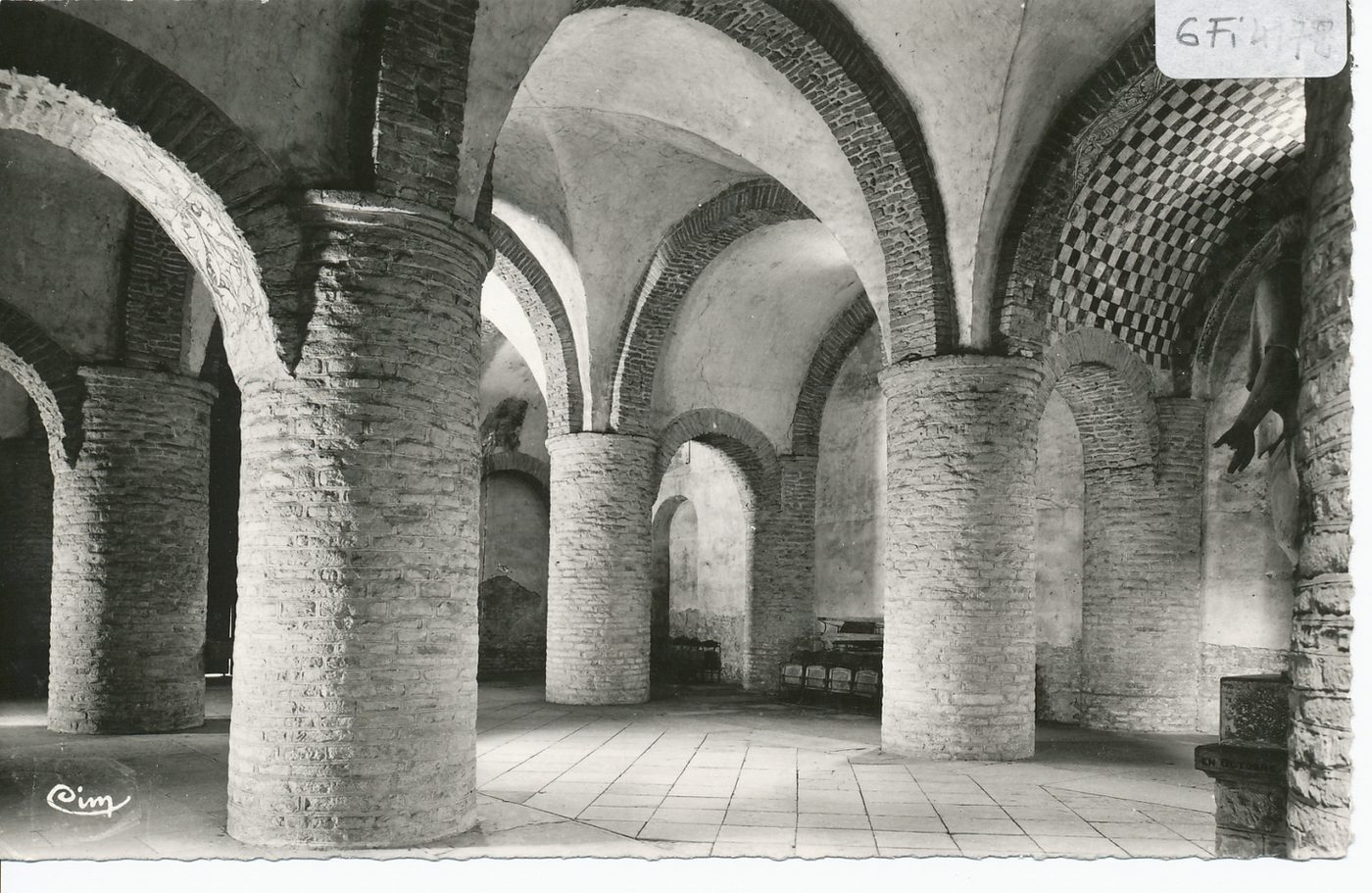 Tournus. Abbatiale Saint-Philibert (XIe s., XIIe s.). Narthex.