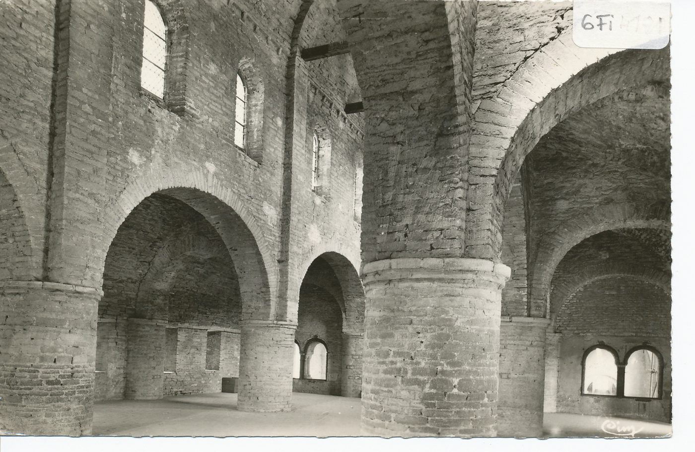 Tournus. Abbatiale Saint-Philibert (XIe s. - XIIe s.). Tribune ou chapelle Saint-Michel.