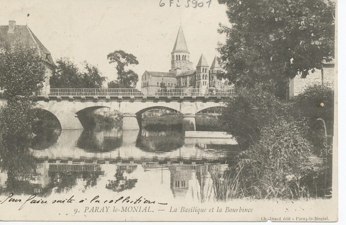 Paray-le-Monial. La basilique et la Bourbince.