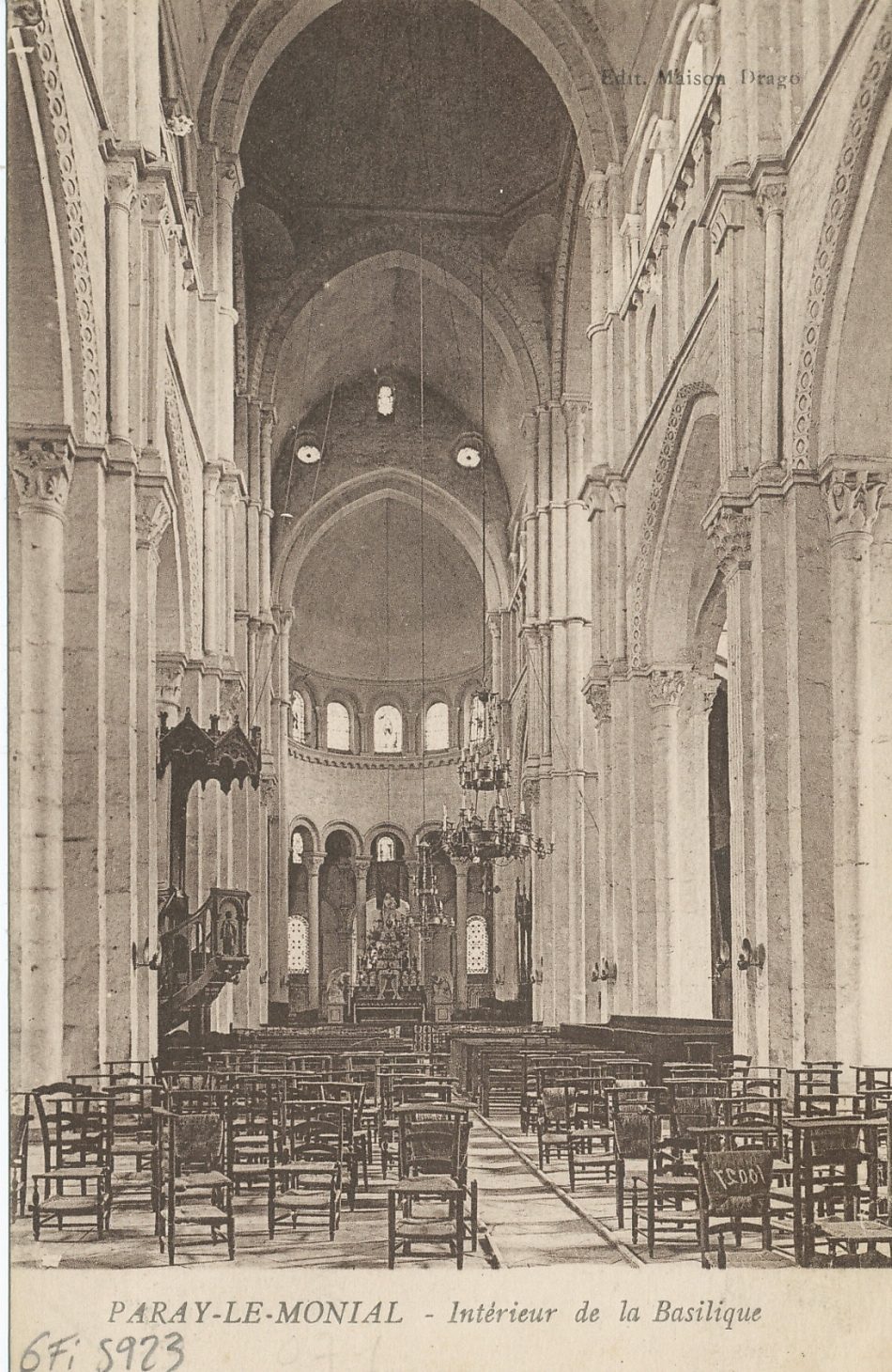 Paray-le-Monial. Intérieur de la basilique.
