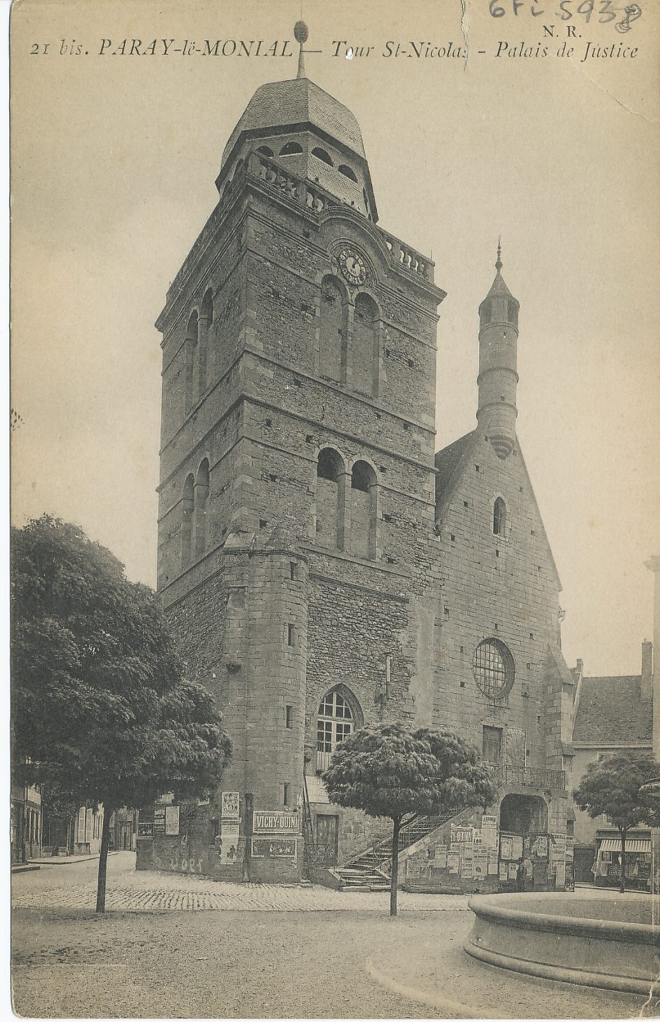 Paray-le-Monial. Tour Saint-Nicolas. Palais de justice.