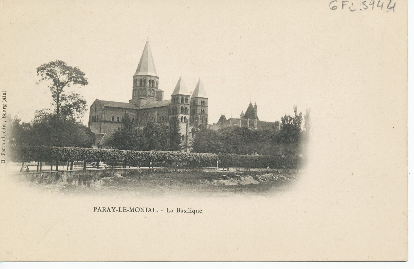 Paray-le-Monial. La basilique.