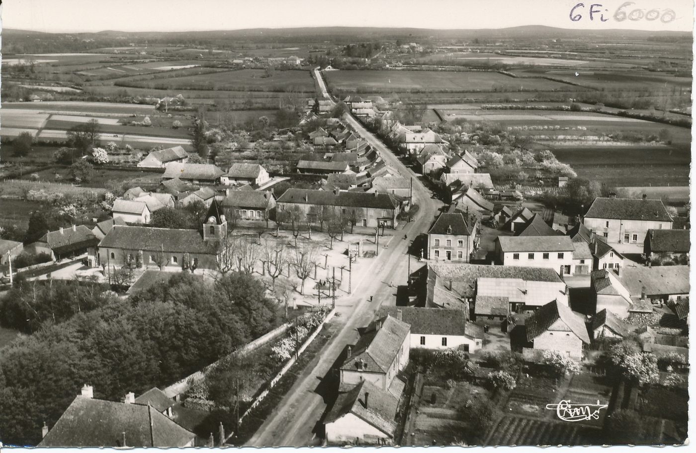 Lessard-en-Bresse. Vue générale aérienne.