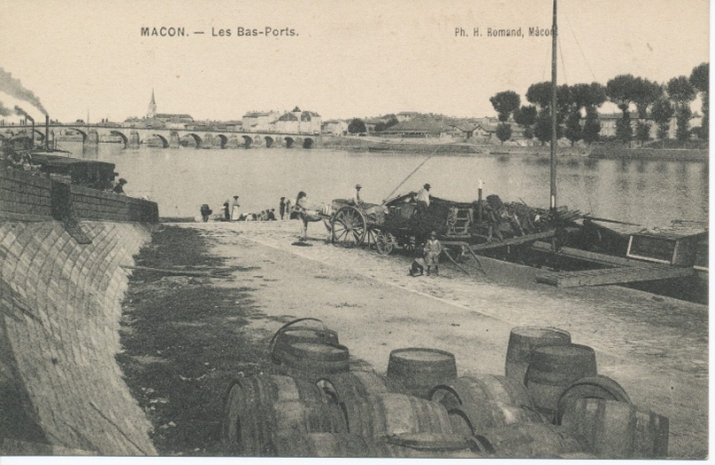 Mâcon. Les bas ports.