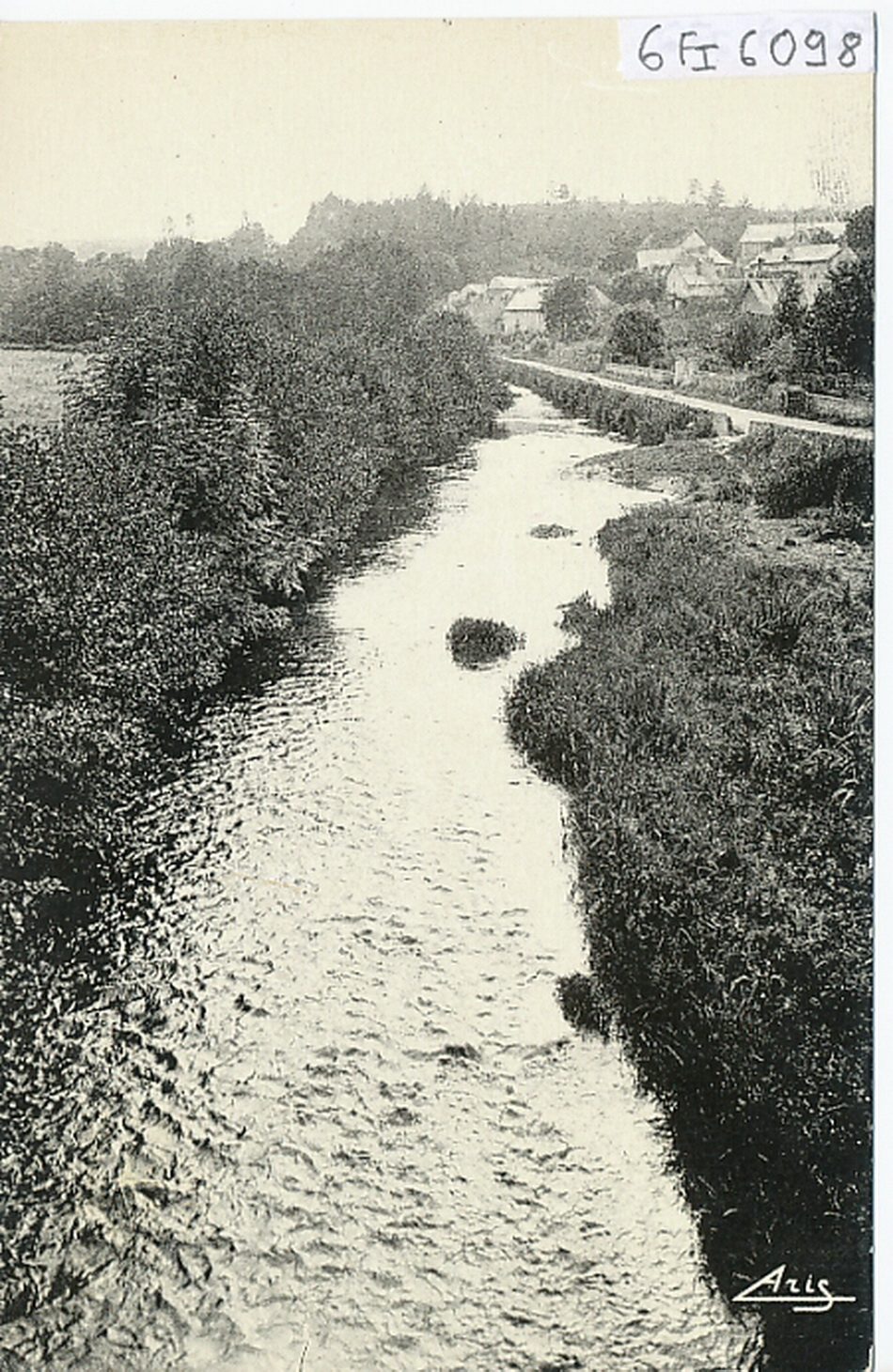 La Grande-Verrière. Un coin de la rivière près du village.
