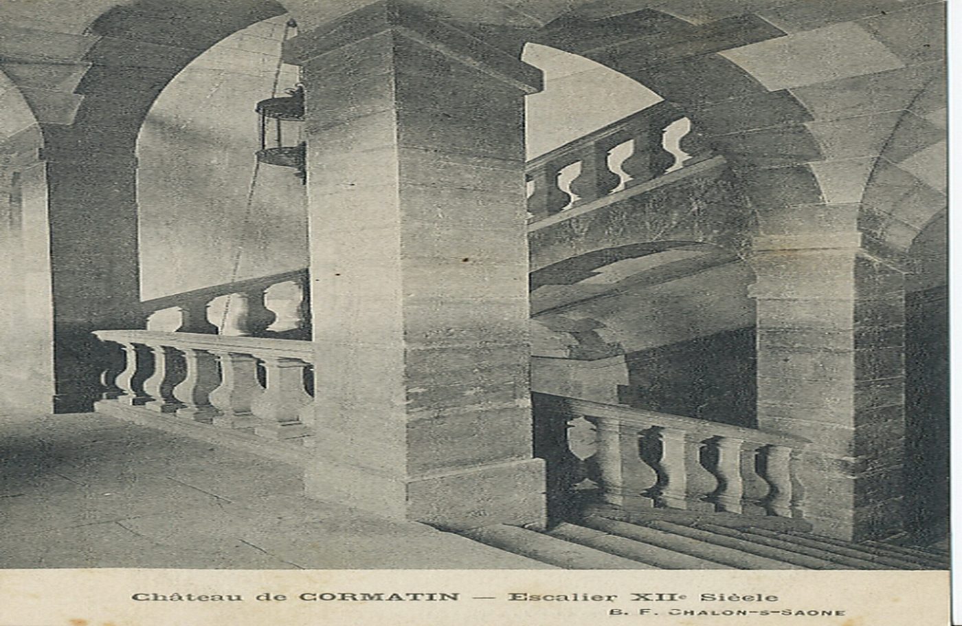 Château de Cormatin. Escalier XIIe s.