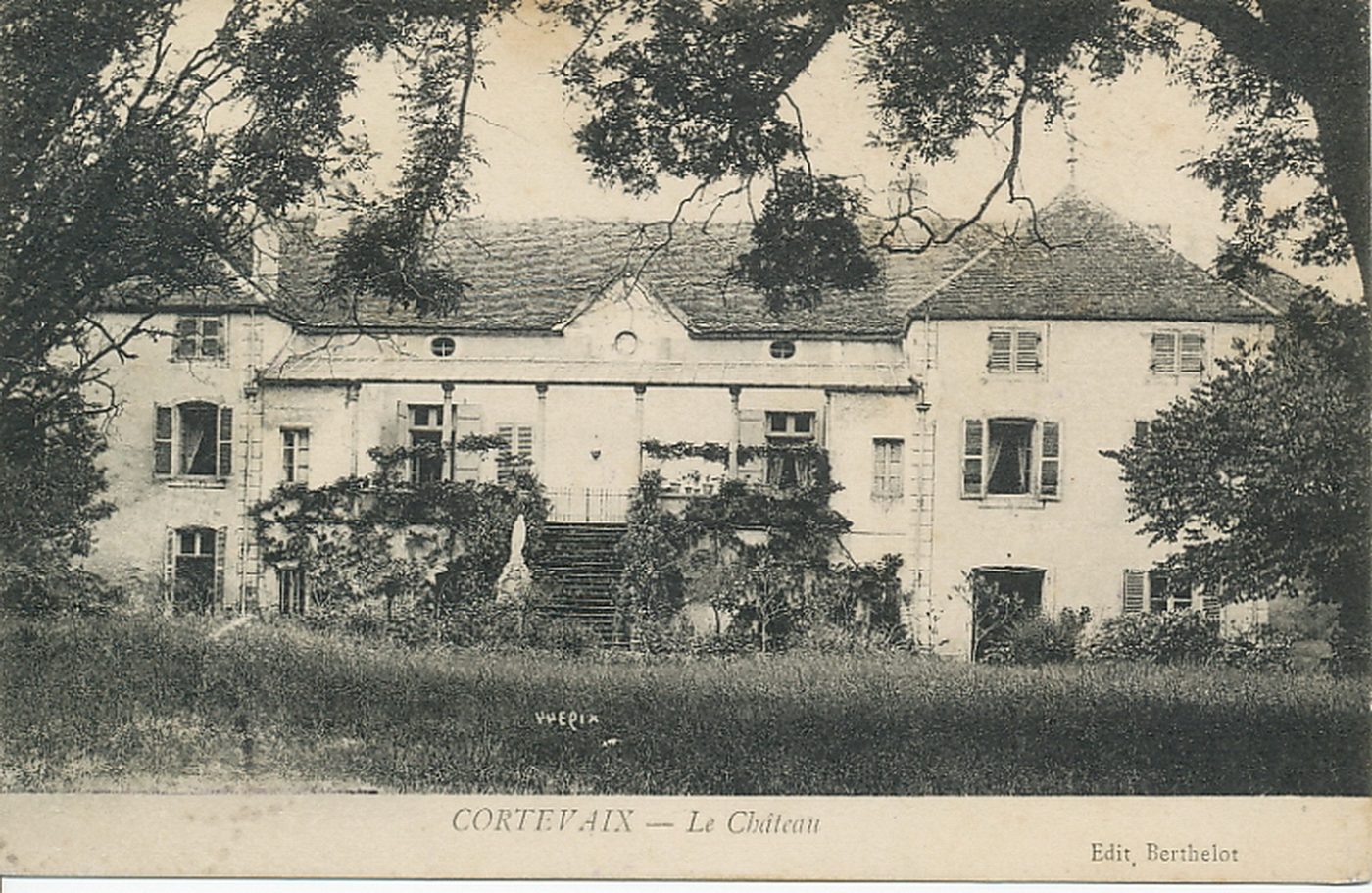 Cortevaix. Le château.