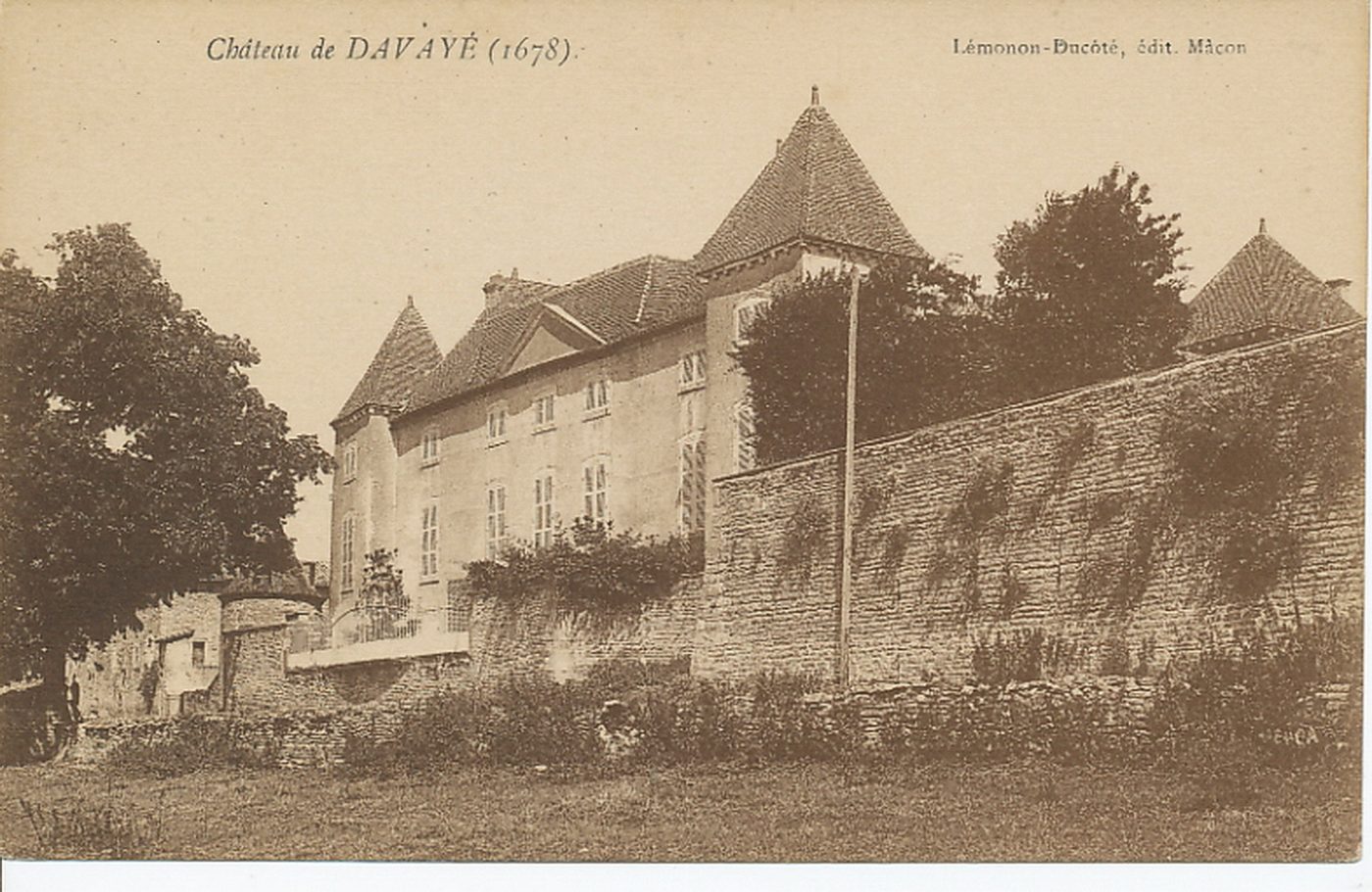 Château de Davayé (1678).