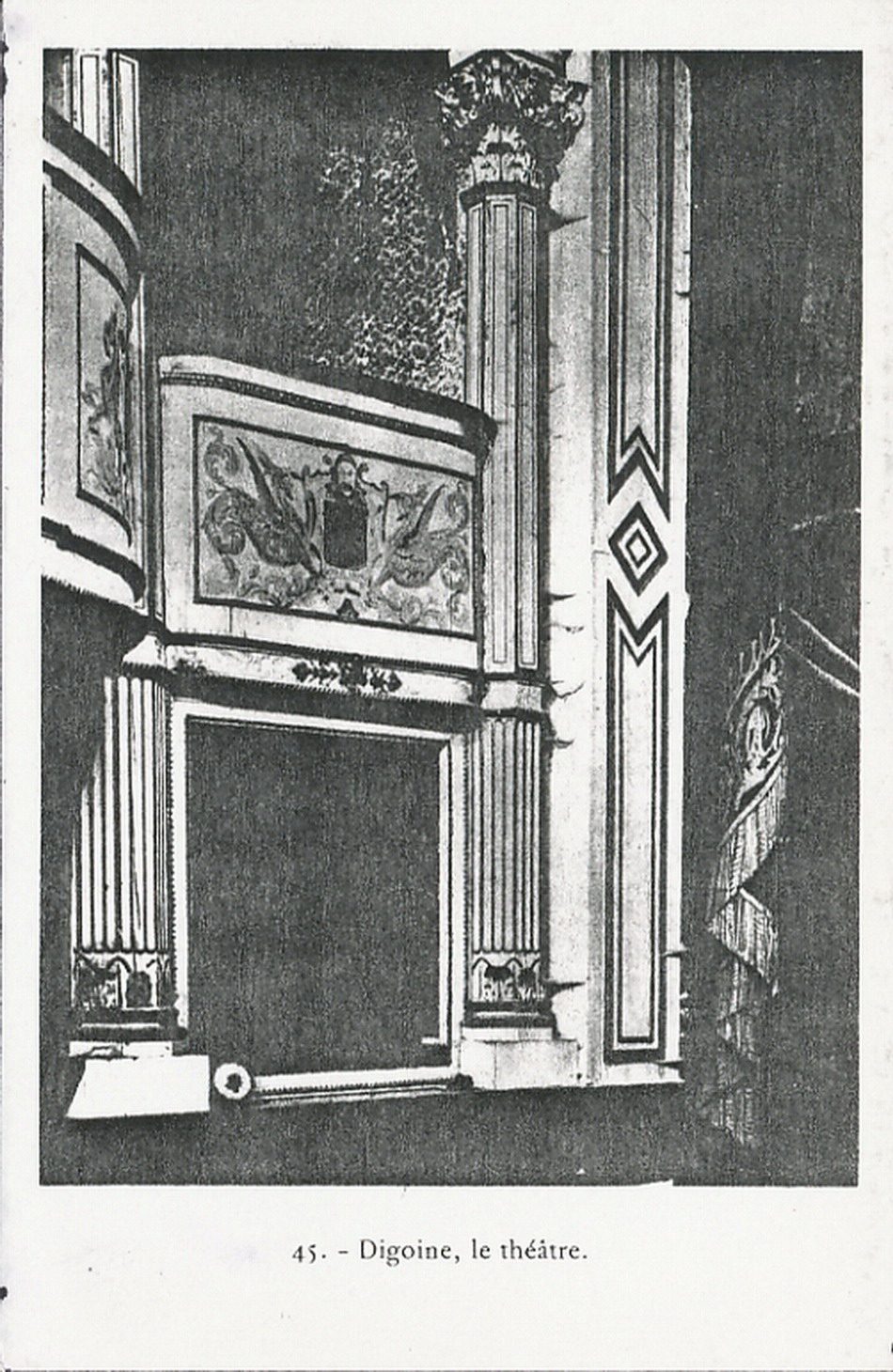 Digoine, le théâtre.