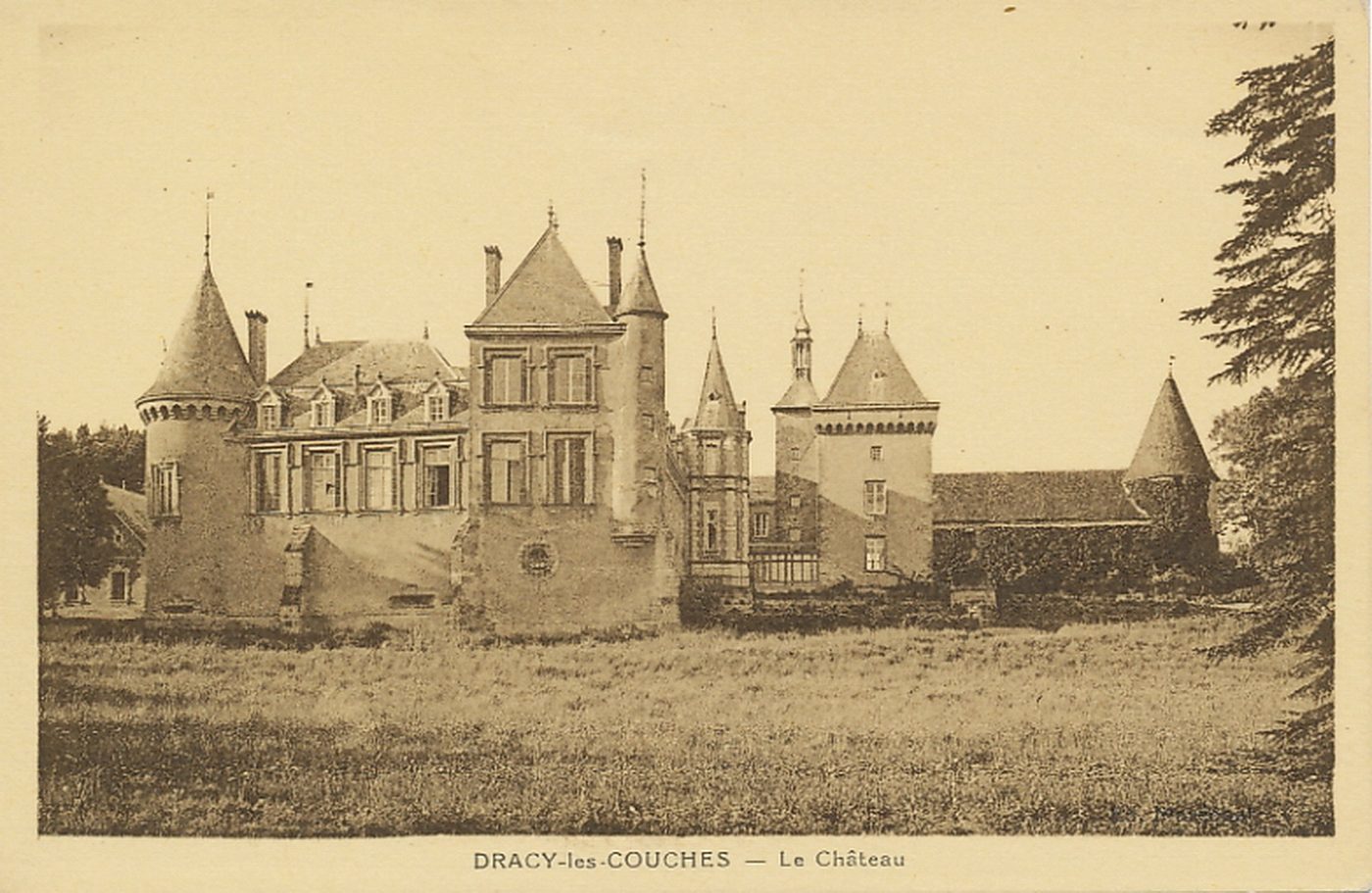 Dracy-lès-Couches. Le château.