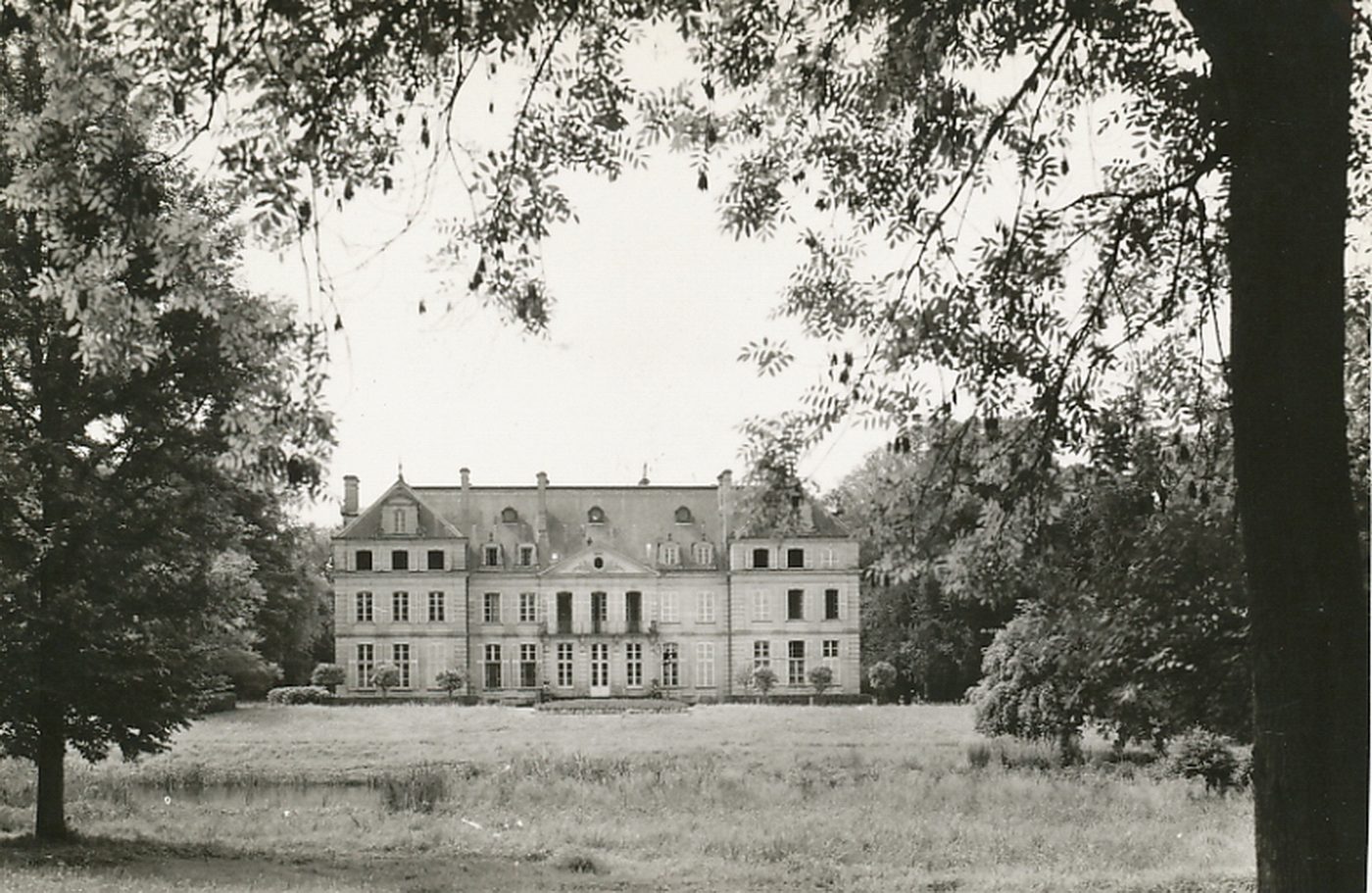 Génelard. Château de Croy.