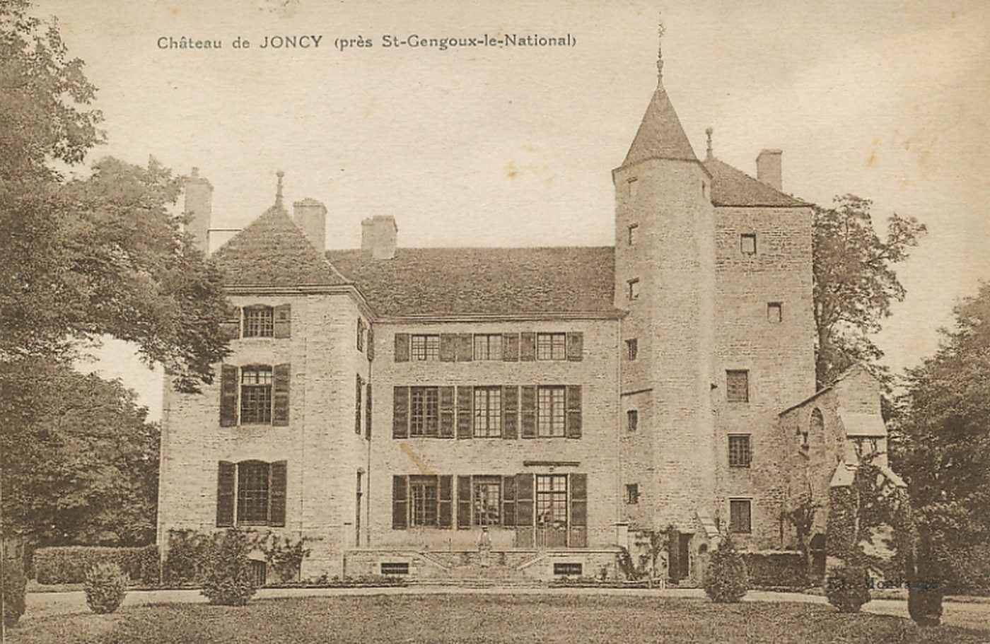 Château de Joncy (près de Saint-Gengoux-le-National).