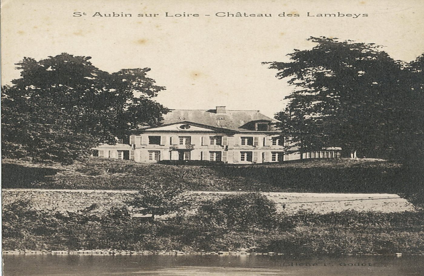 Saint-Aubin-sur-Loire. Château des Lambeys.