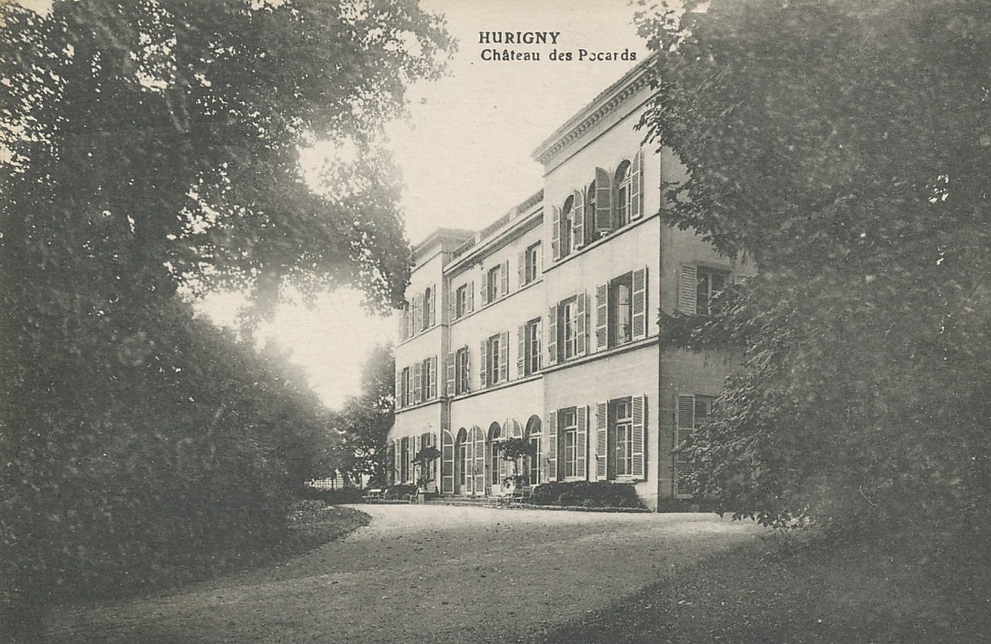 Hurigny. Château des Pocards.