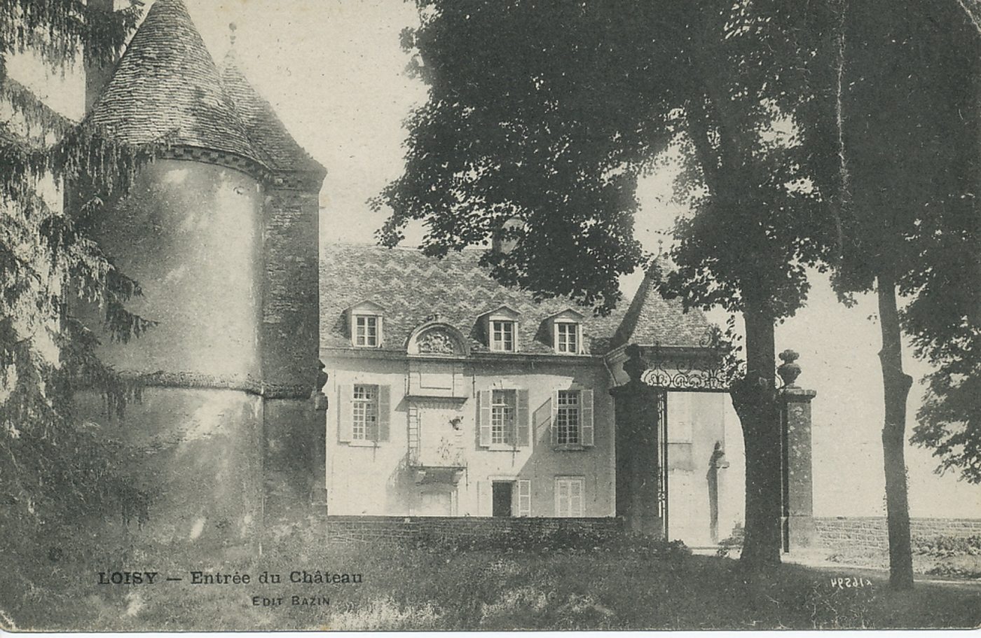 Loisy. Entrée du château.