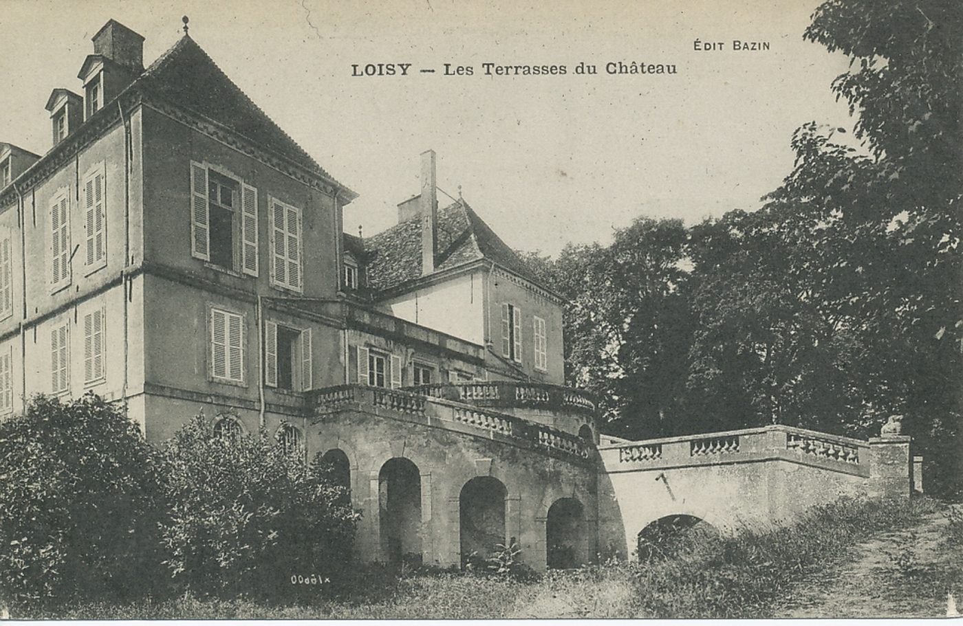 Loisy. Les terrasses du château.