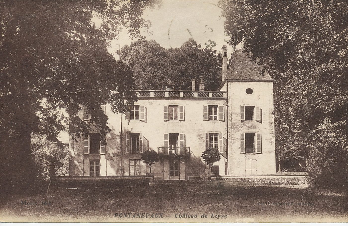 Pontanevaux. Château de Loyse.