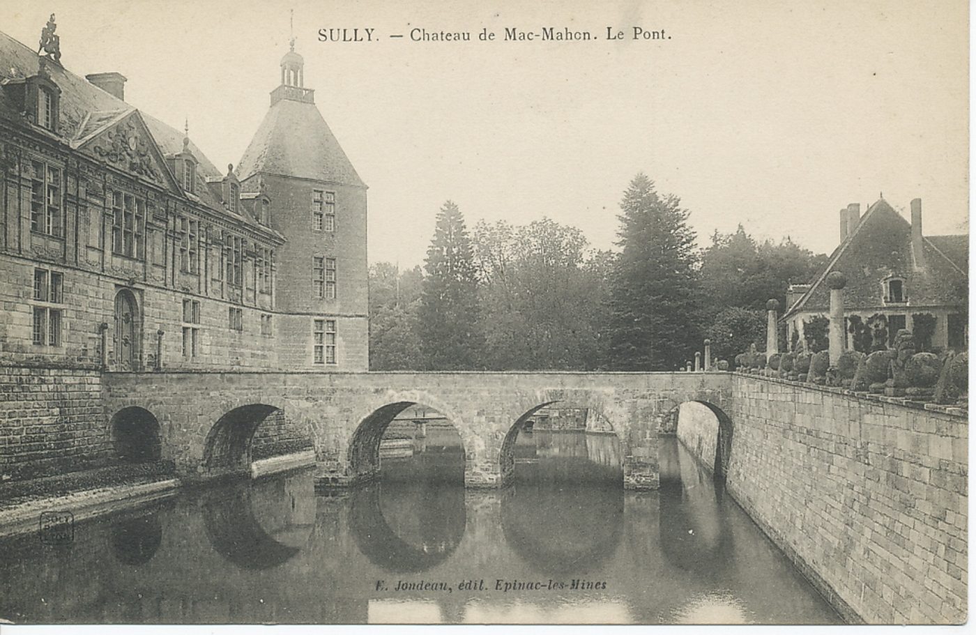 Sully. Château de Mac-Mahon. Le pont.