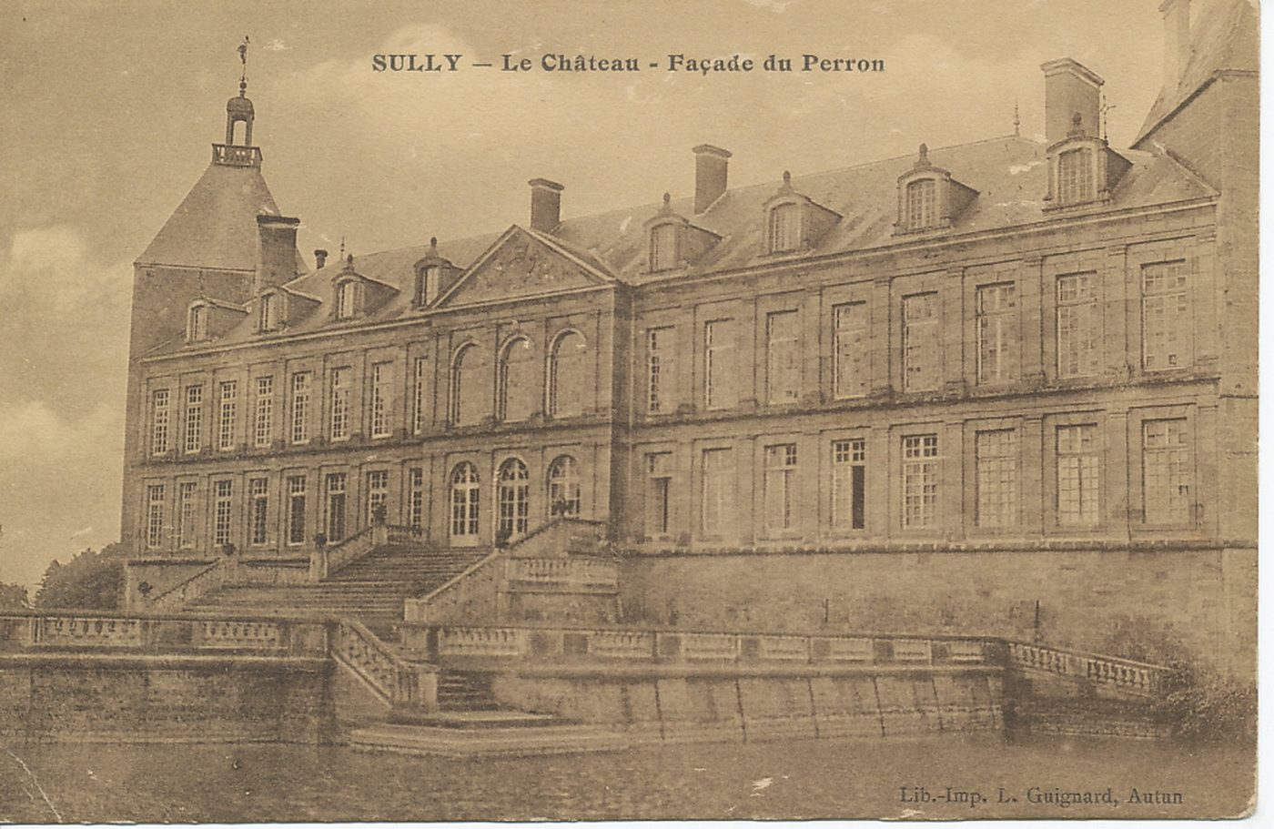 Sully. Le château. Façade du Perron.