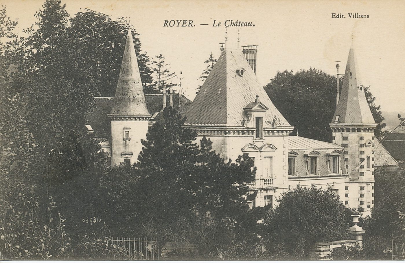 Royer. Le château.