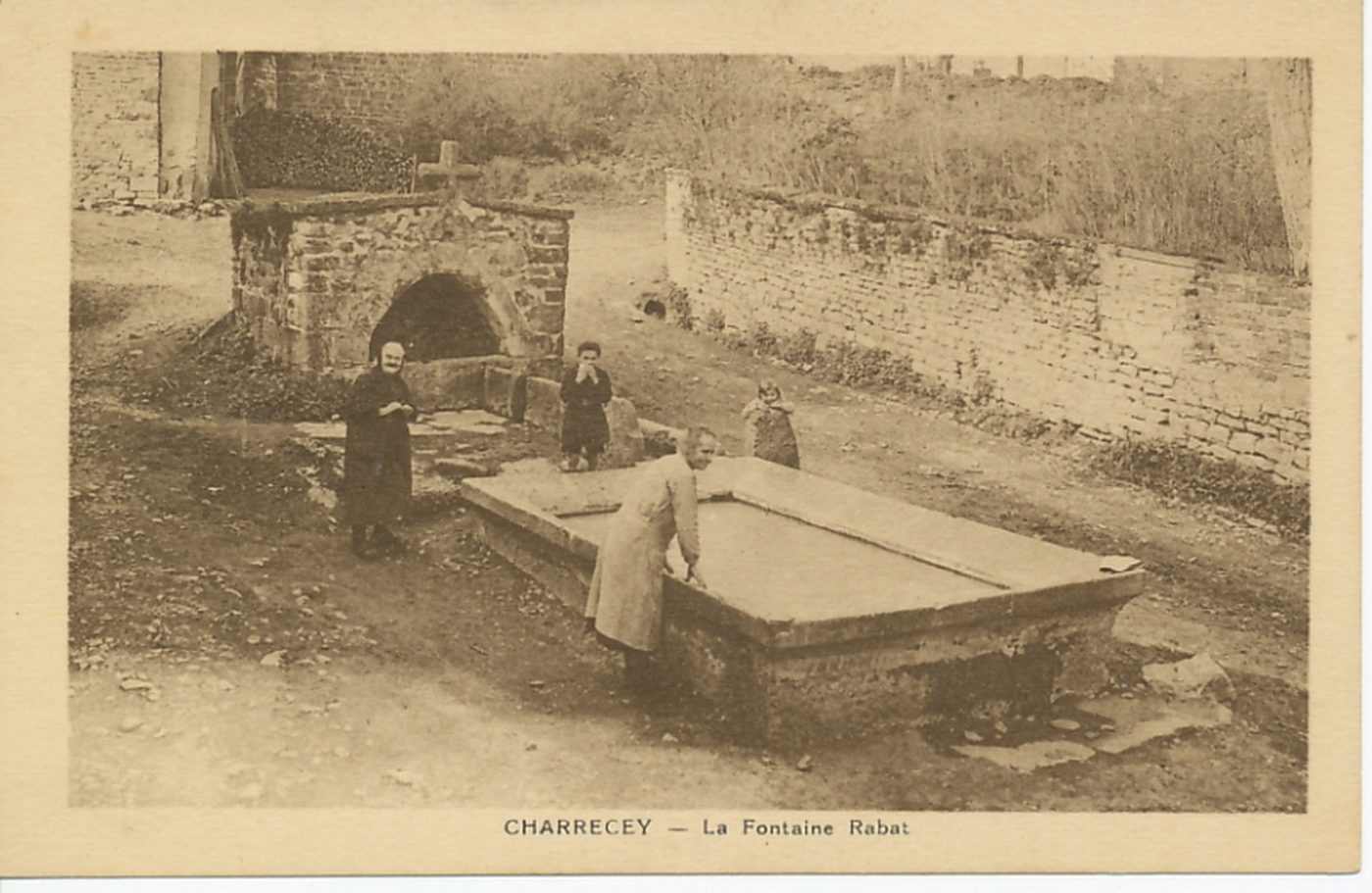 Charrecey. La fontaine Rabat.