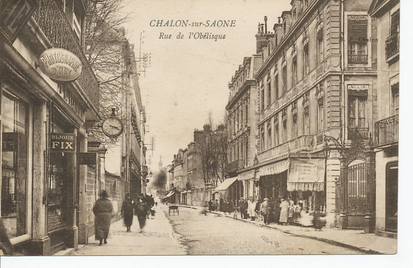 Chalon-sur-Saône. Rue de l'Obélisque.