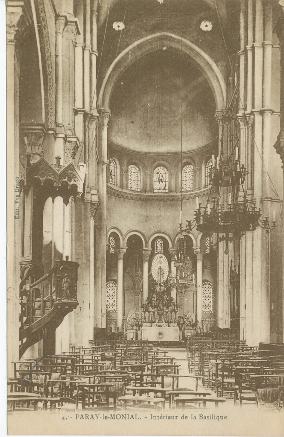 Paray-le-Monial. Intérieur de la basilique.