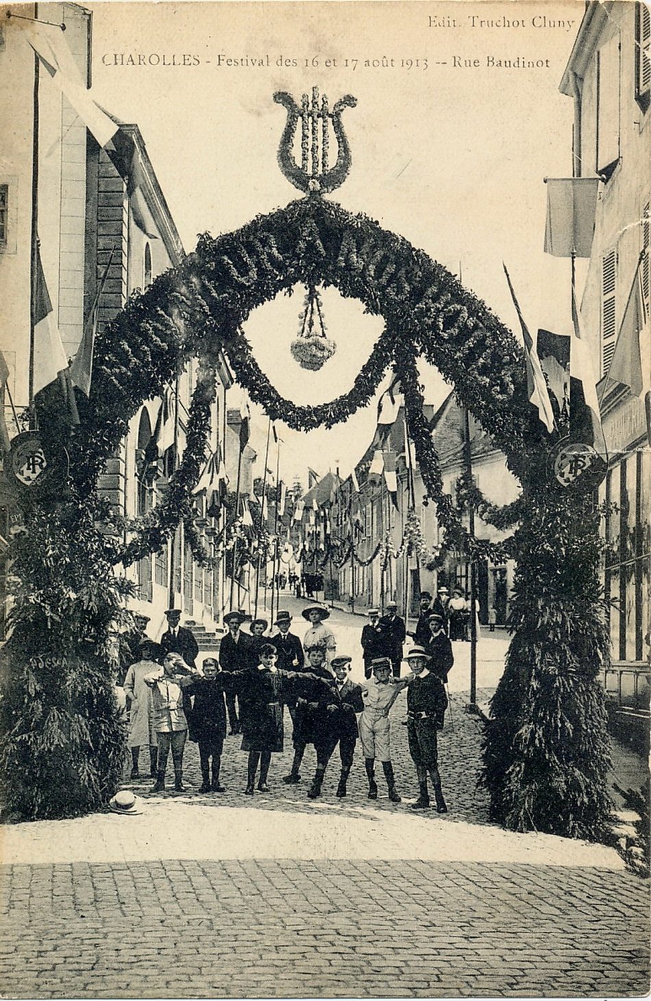 Charolles. Festival des 16 et 17 août 1913. Rue Baudinot.