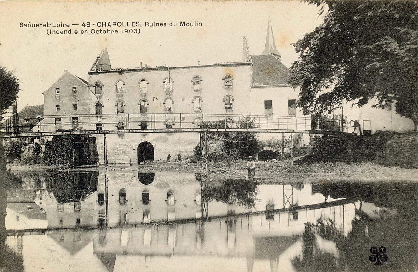 Charolles. Ruines du moulin, incendié en 1903.