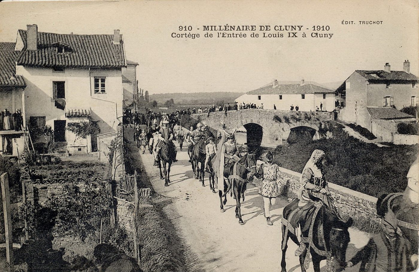 Millénaire de Cluny. 1910. Cortège de l'entrée de Louis IX à Cluny.