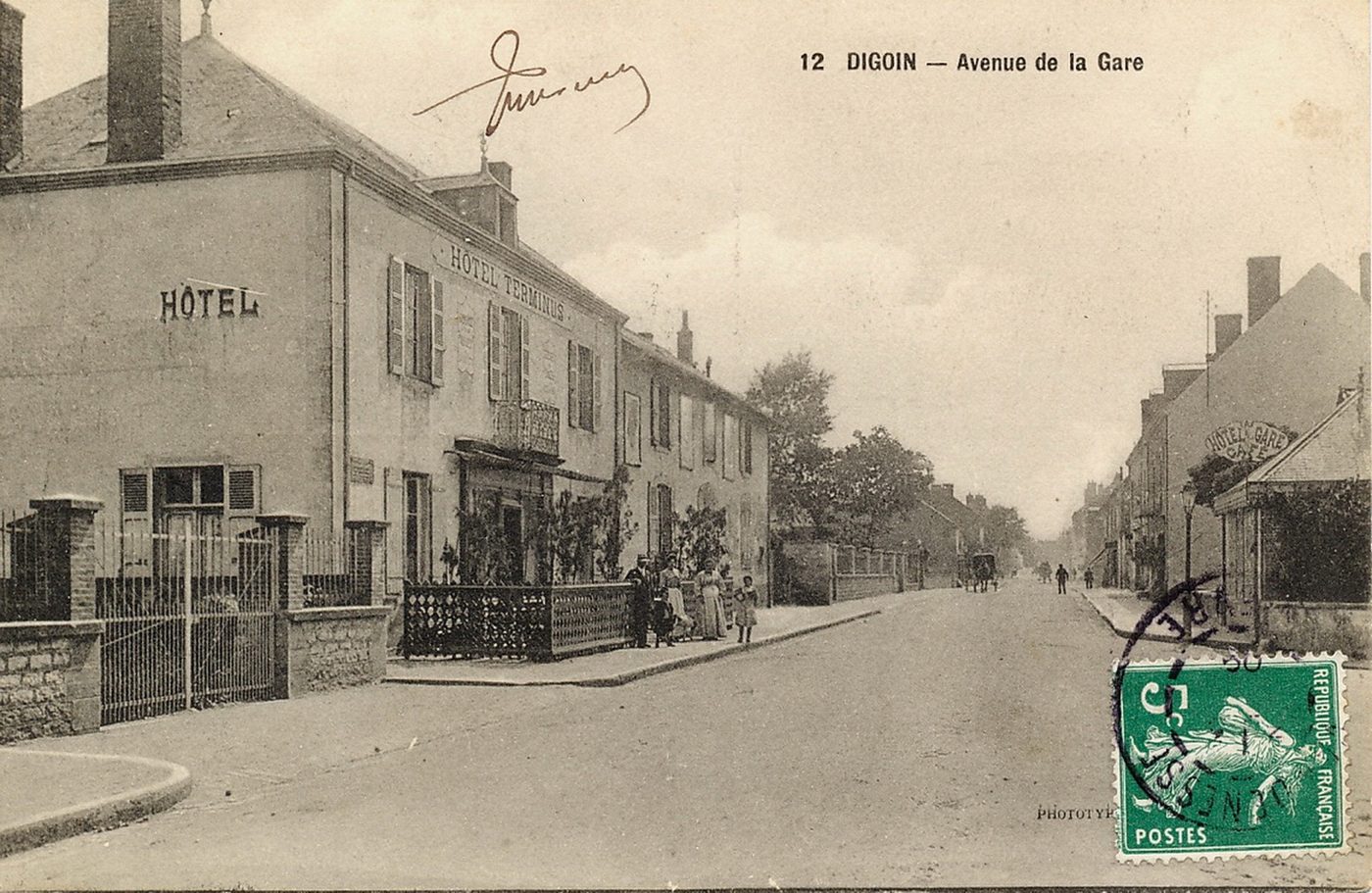 Digoin. Avenue de la gare.
