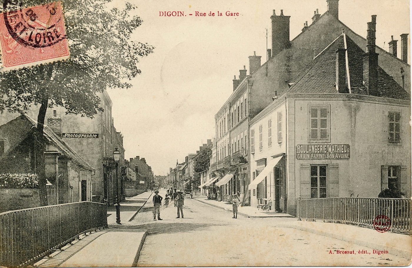 Digoin. Rue de la gare.