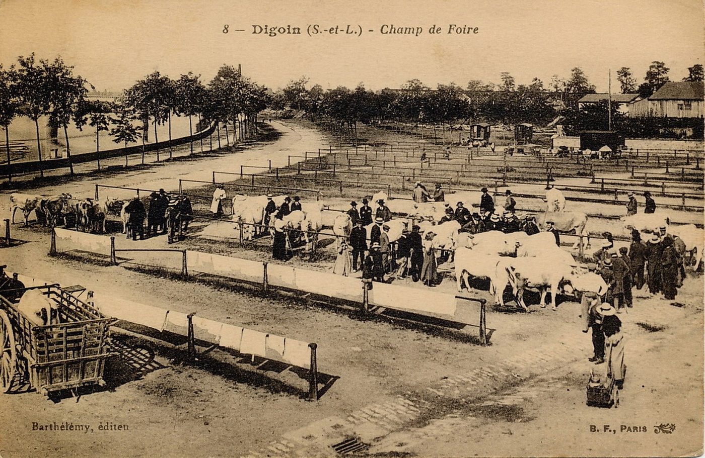 Digoin. Champ de foire.