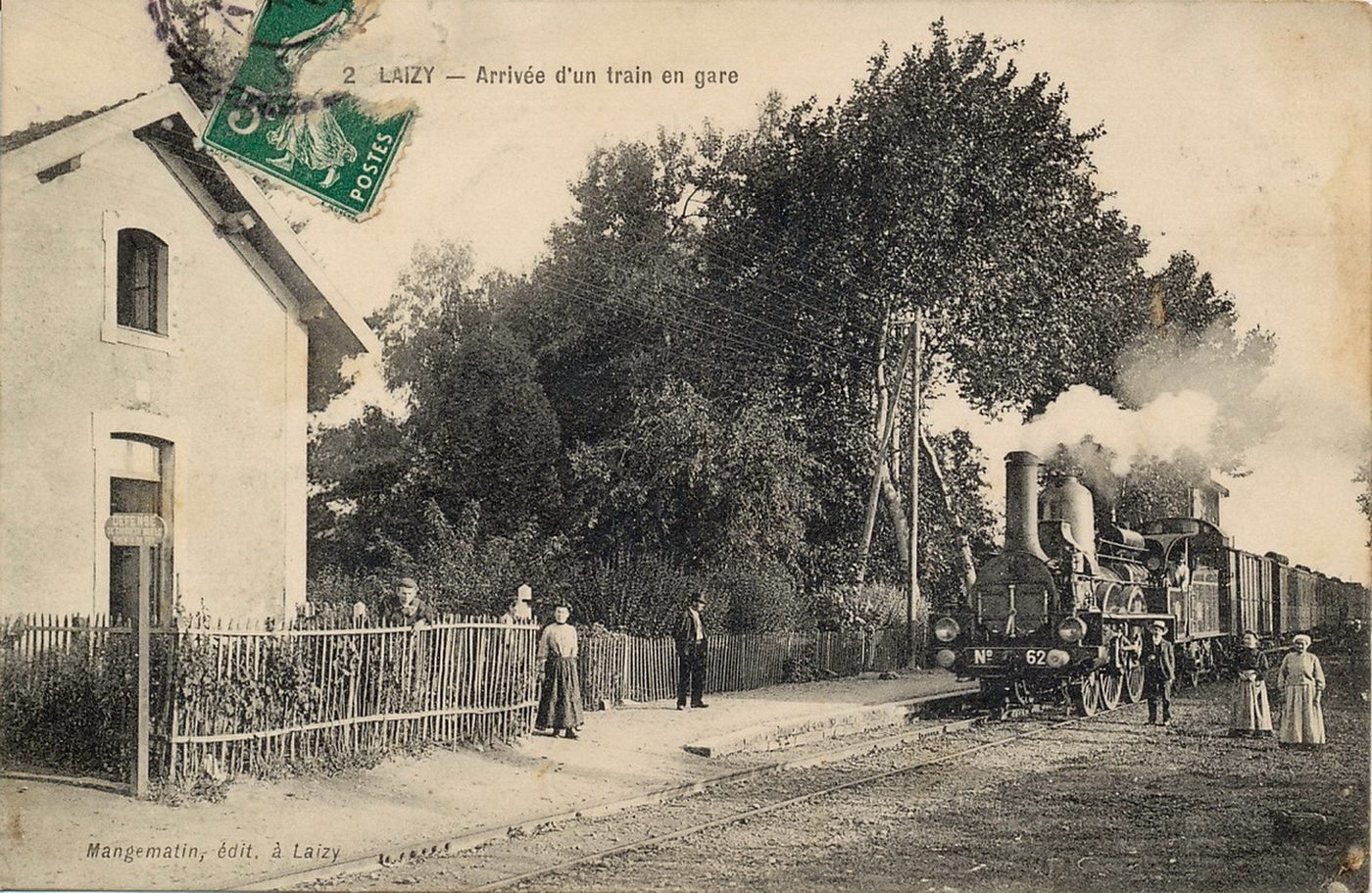 Laizy. Arrivée d'un train en gare.