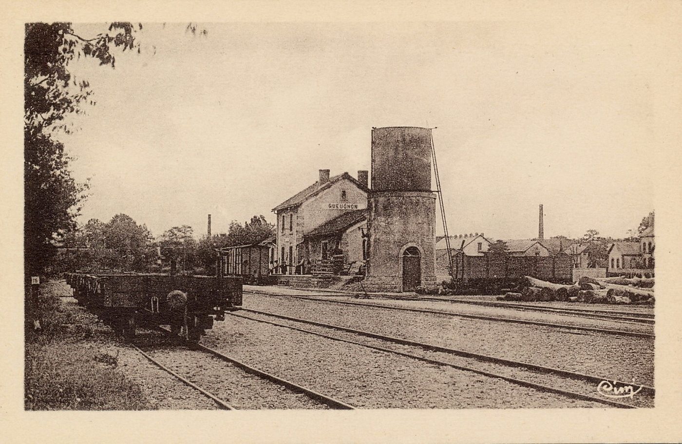 Gueugnon. La gare.