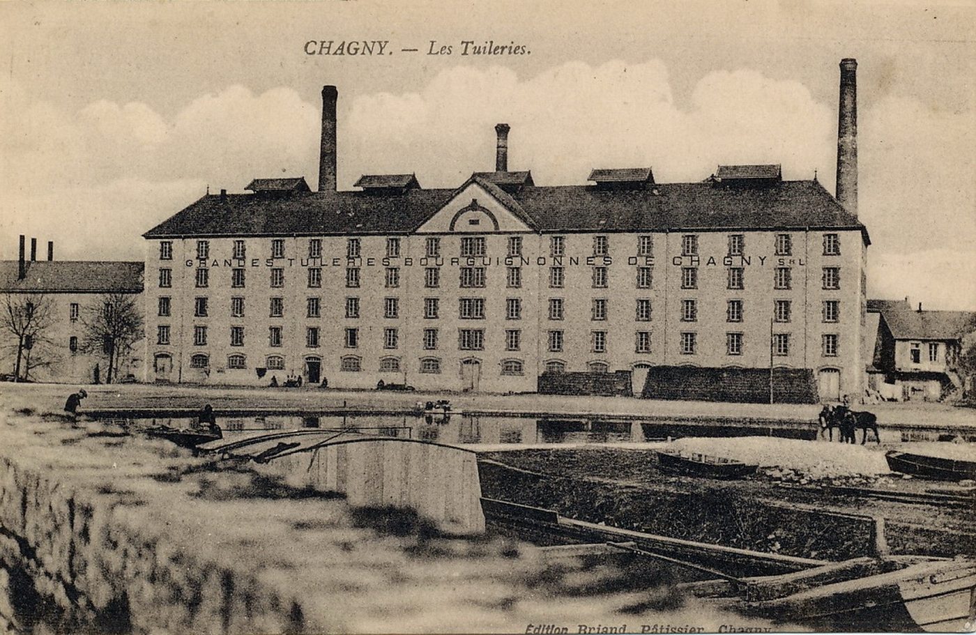 Chagny. Les tuileries.
