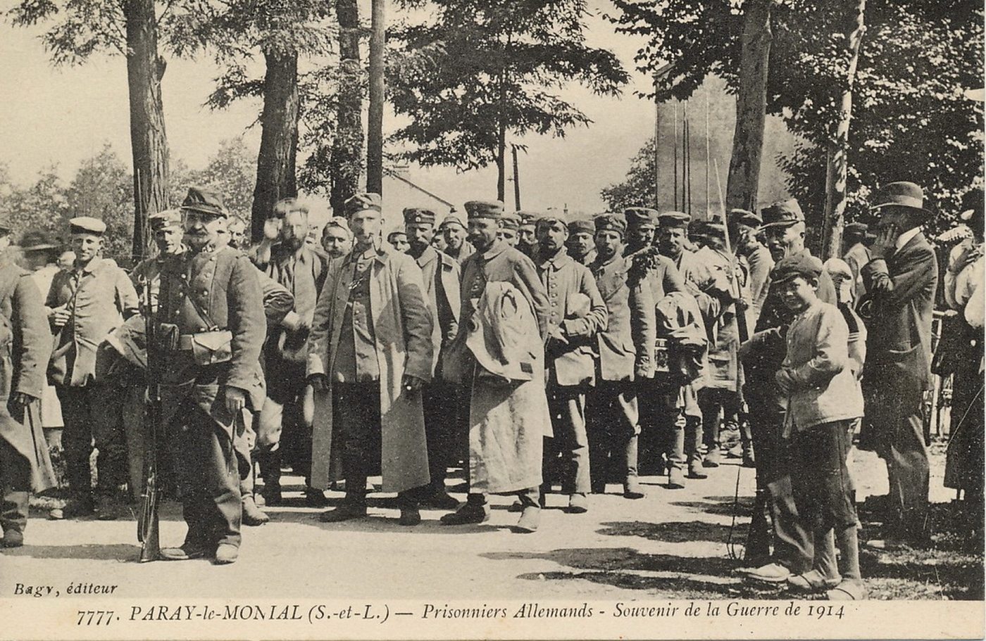 Paray-le-Monial. Prisonniers allemands. Souvenir de la guerre de 1914.