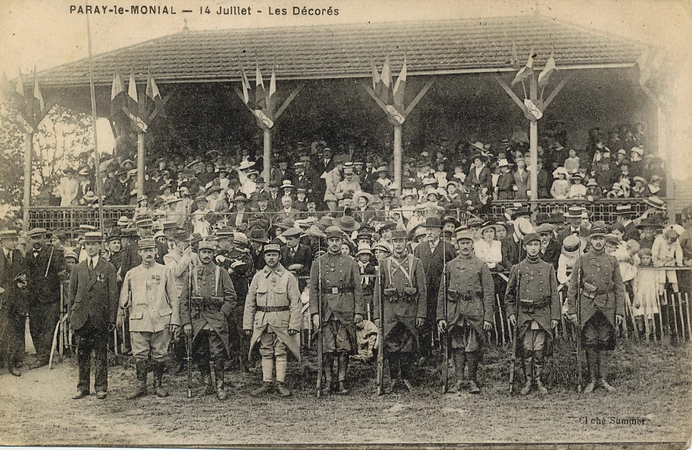 Paray-le-Monial. 14 juillet [1916]. Les décorés.