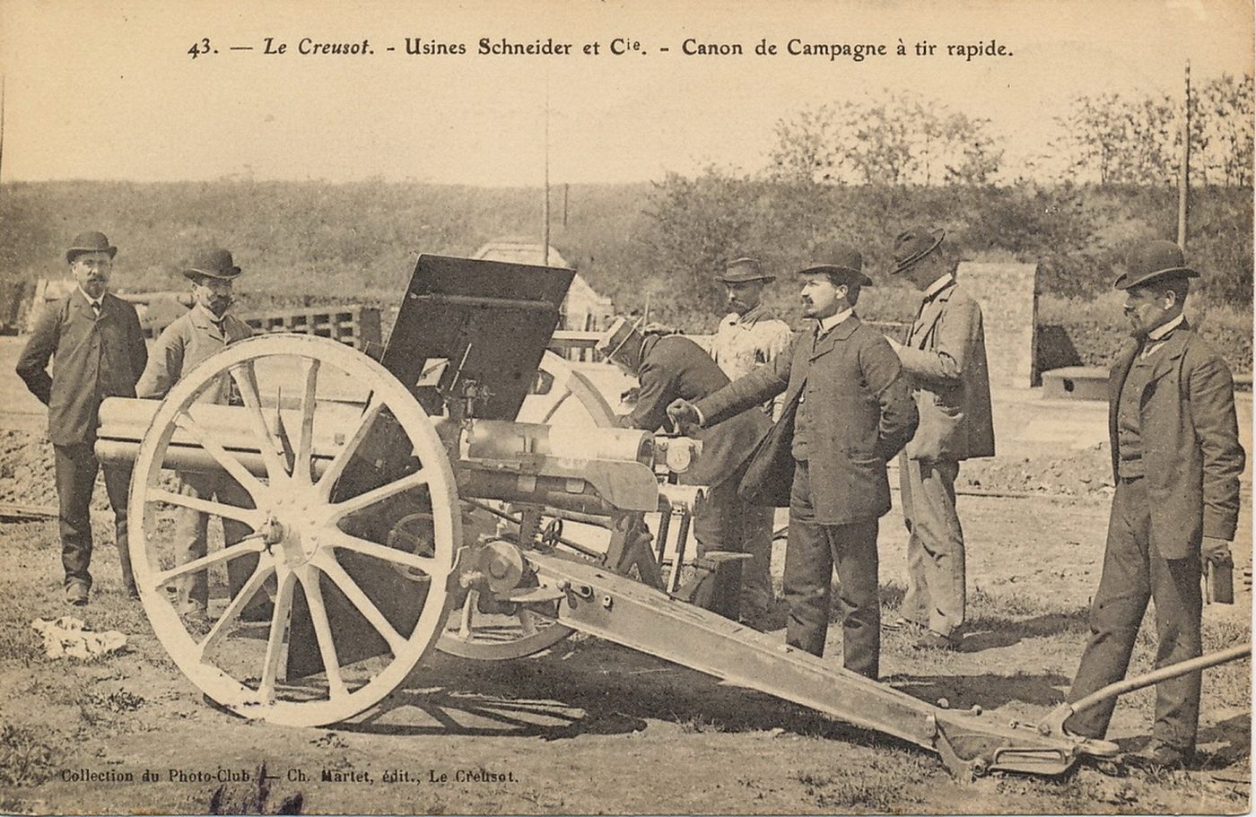Le Creusot. Usines Schneider. Canon de campagne à tir rapide.