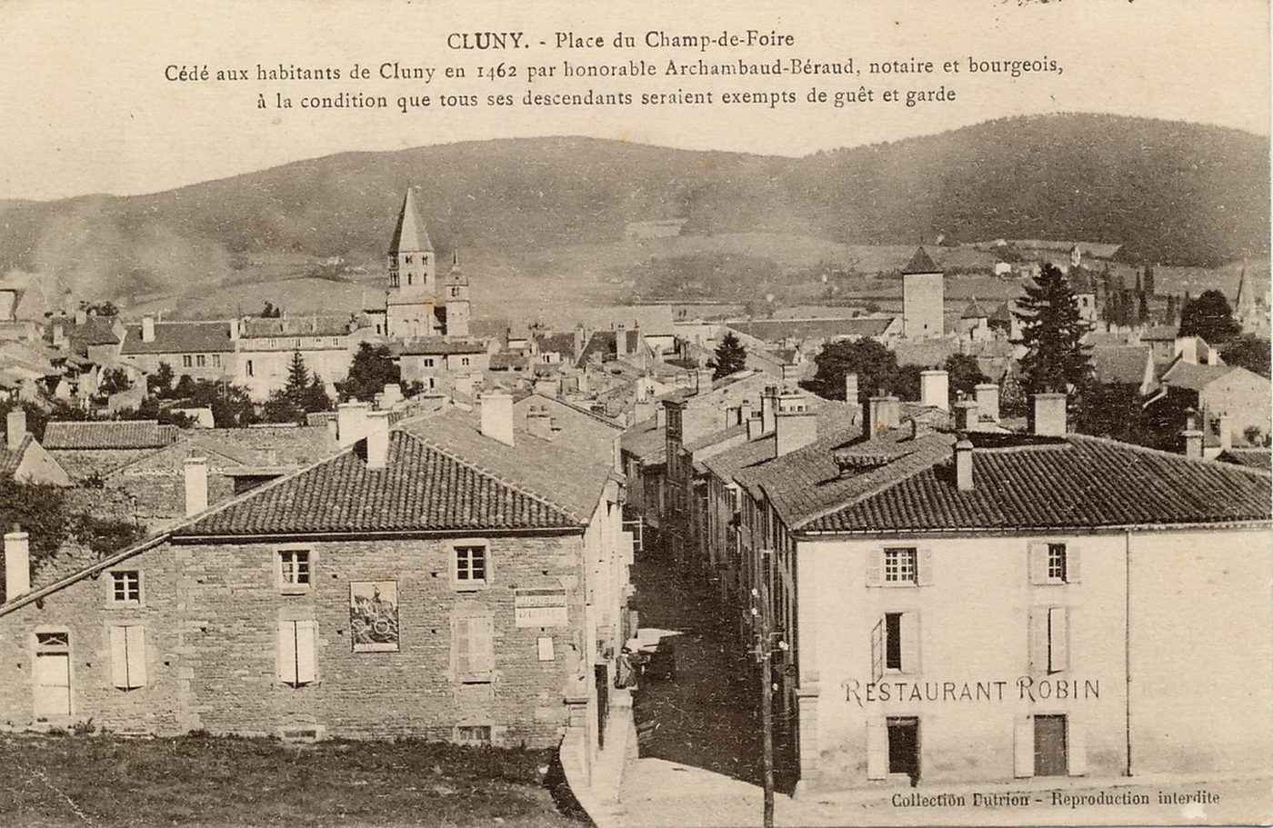 Cluny. Place du champ de foire.