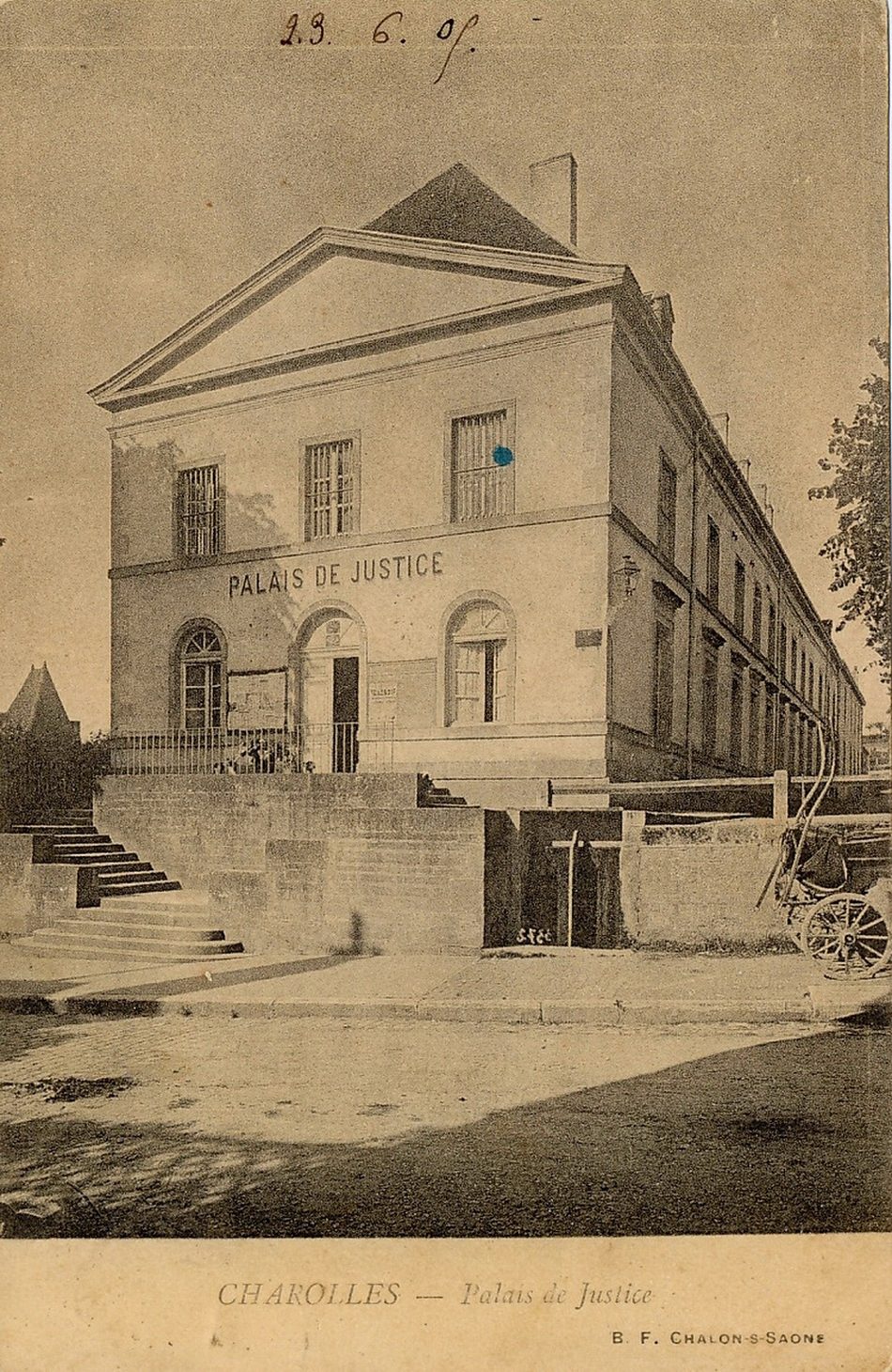 Charolles. Palais de justice.