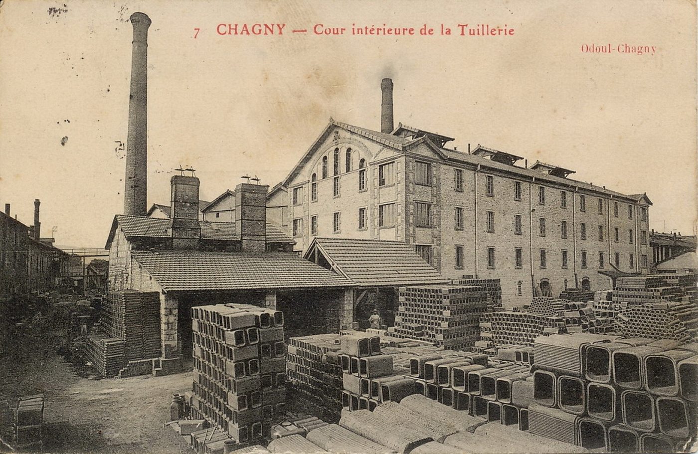 Chagny. Cour intérieure de la tuilerie.