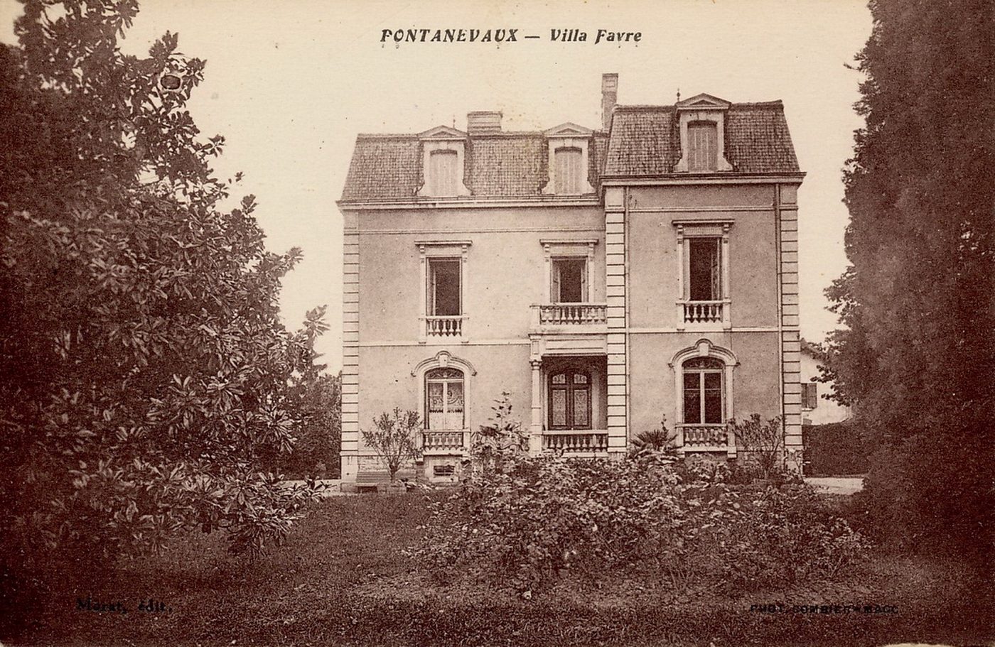 Pontanevaux. Villa Favre.