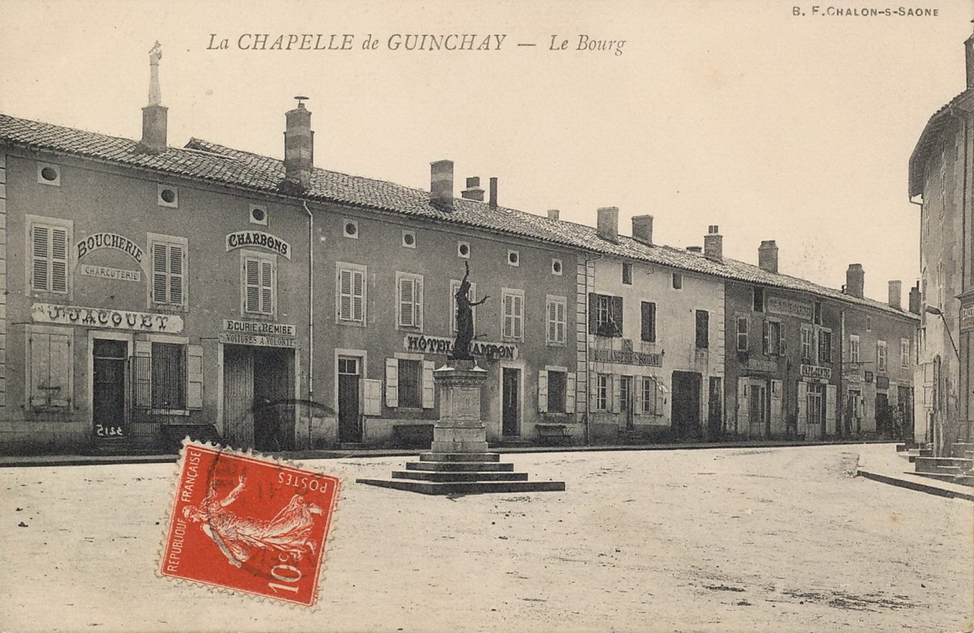 La Chapelle-de-Guinchay. Le bourg.
