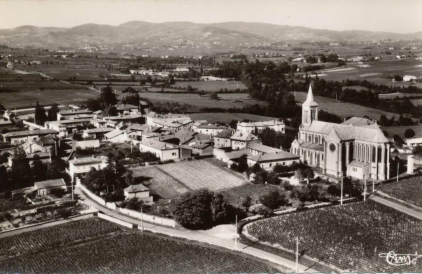La Chapelle-de-Guinchay. Vue panoramique aérienne.